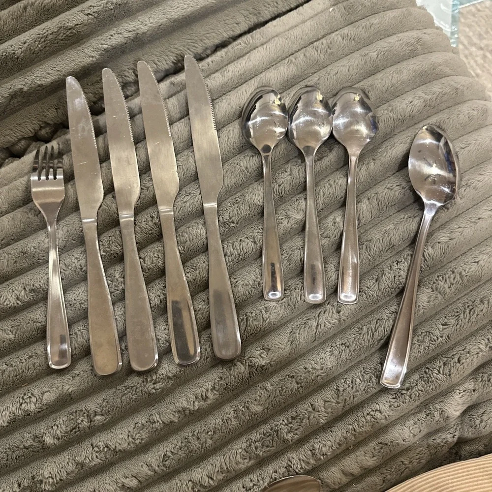 Oneida SS Flatware China Spoons Dinner Fork & Knives‎ Tableware Set Of 9